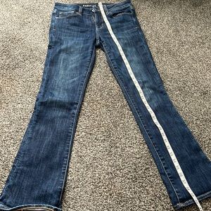 Women jeans. Mid rise